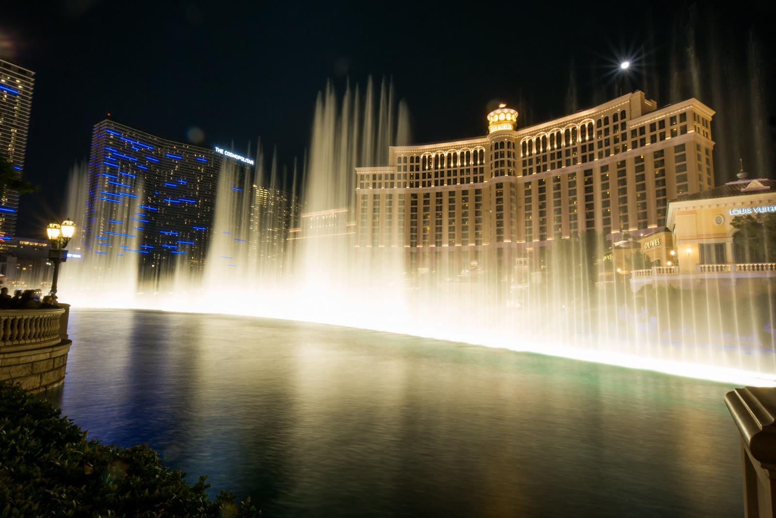 Las Vegas 2026: Desert Hikes, Michelin Dining, Downtown Arts Beyond Strip
